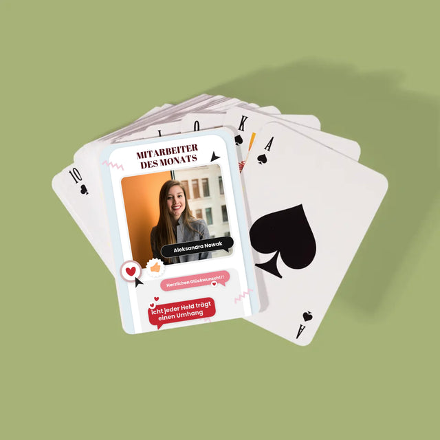 Zdjęcie i Podpis: Pracownik Miesiąca - Karty Do Gry | DE