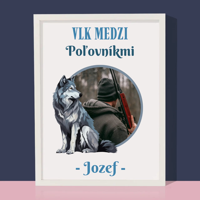 Zdjęcie I Podpis: Wilk Wśród Myśliwych - Wydruk Obramowany | SK